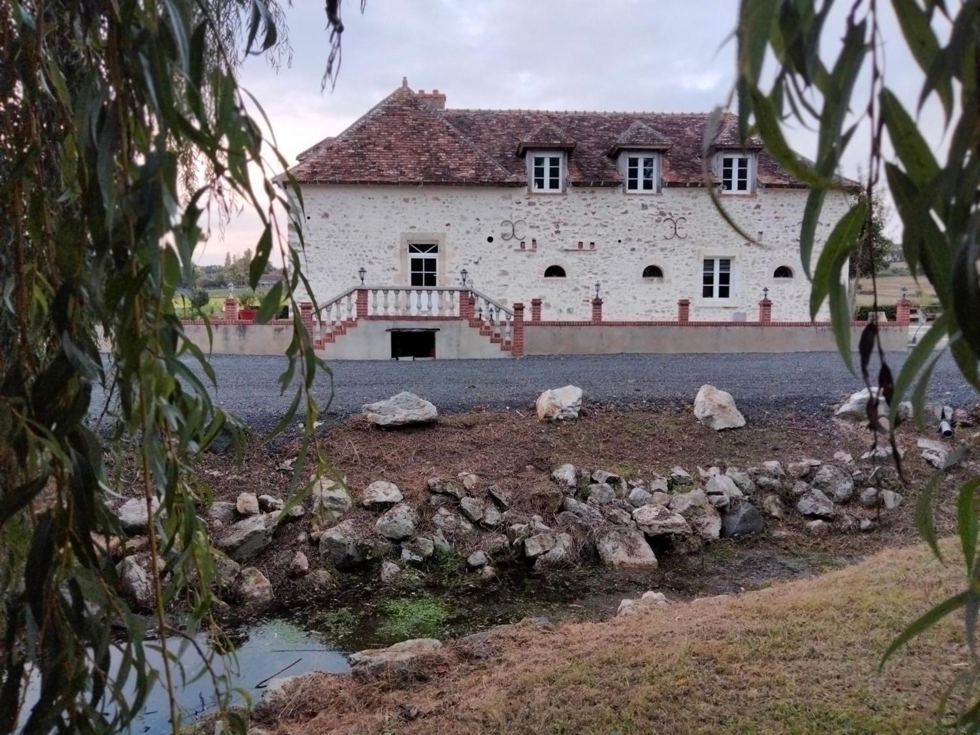 Gite & Chambre D'Hotes Du Moulin Vila Brûlon Exterior foto