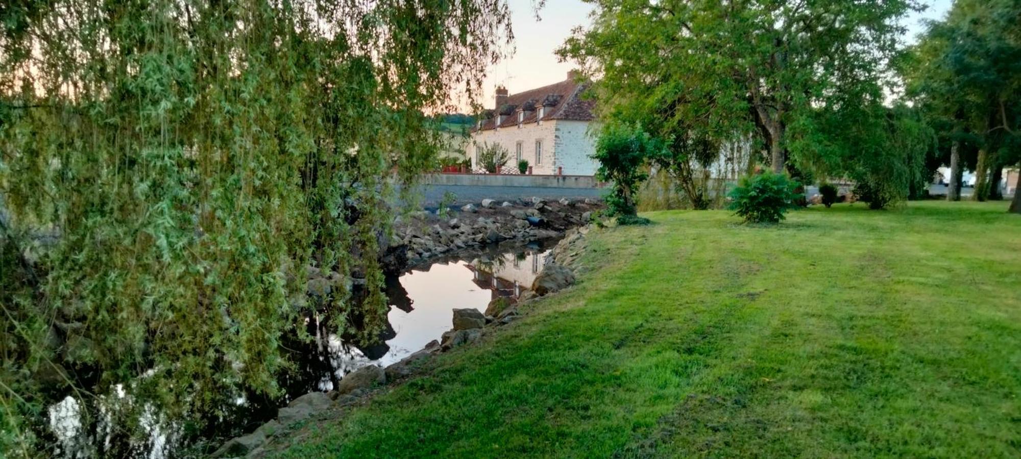 Gite & Chambre D'Hotes Du Moulin Vila Brûlon Exterior foto